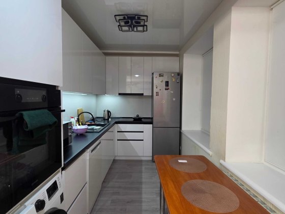 Аренда 3к с ремонтом в центре, alm Каменское