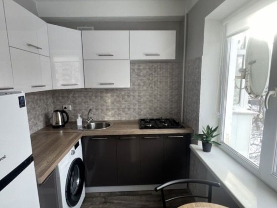 Сдаи 1-2х к комн комнатную кв-ру 9000 Правый берег Кам'янське