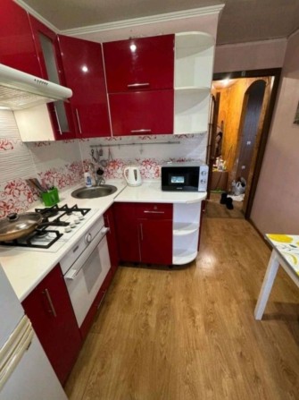 Сжам 1-2х к комн комнатную кв-ру  8500 Правый берег - фото 1
