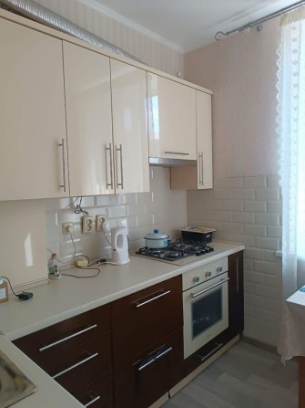 Сдам 2 комнатную центр газовое отопление - фото 1