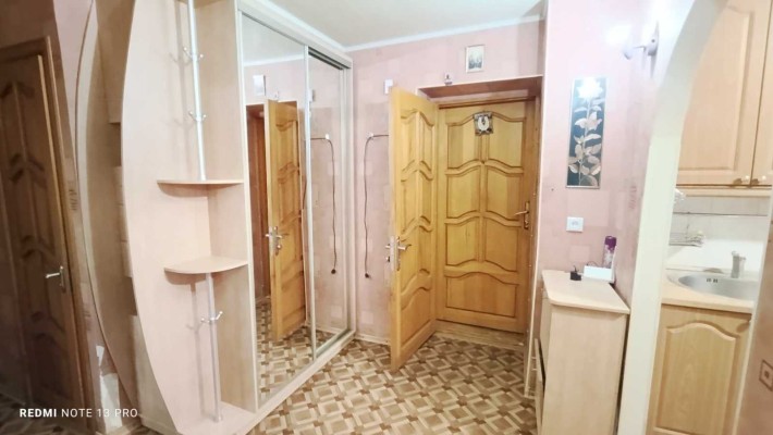 Сдам 2-комн. квартиру в центре Черемушек с раздельными комнатами - фото 1