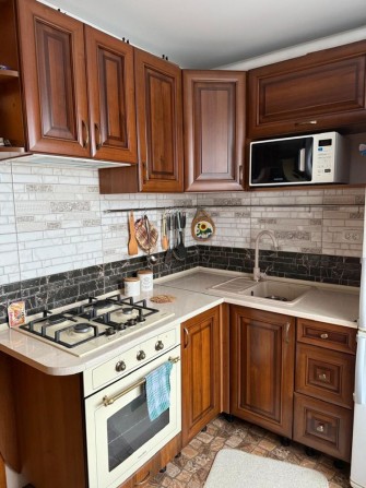 Двокімнатна квартира на тривалий термін - фото 1