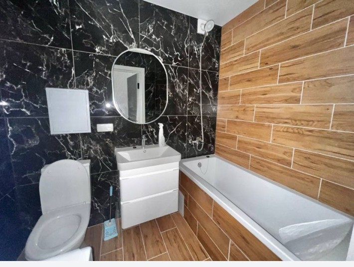 Здається 2 кімнатна квартира в цетрі міста. - фото 1