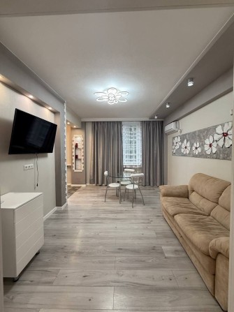 Сдаётся евро 2-х комнатная квартира в центре - фото 1