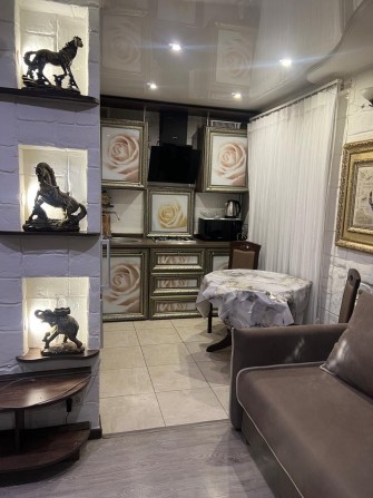 Сдам двух комнатную квартиру . Центр - фото 1