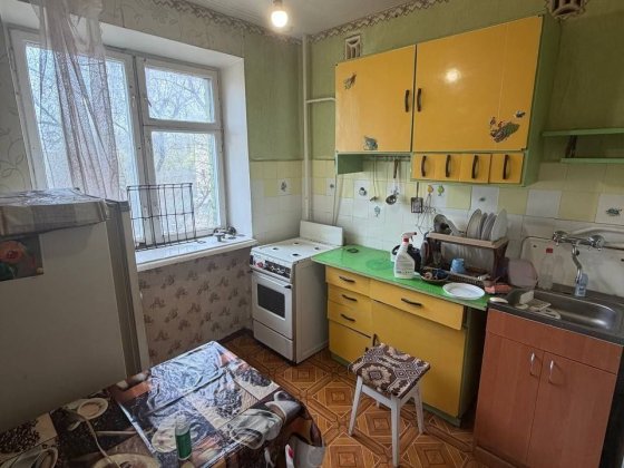 3-  Поверх  2к.Квартира Центр . Краматорськ