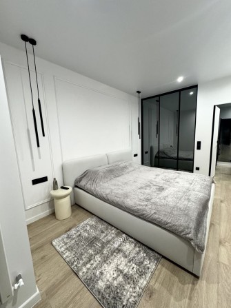 Оренда 1 кімнатної квартири в новобуві. - фото 1