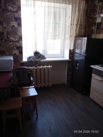 Здається в оренду 2-х кімнатна квартира в самому центрі міста, до площі 200м. Добрий стан техніка та - фото 1