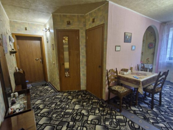 Сдается 3к квартира в центре.