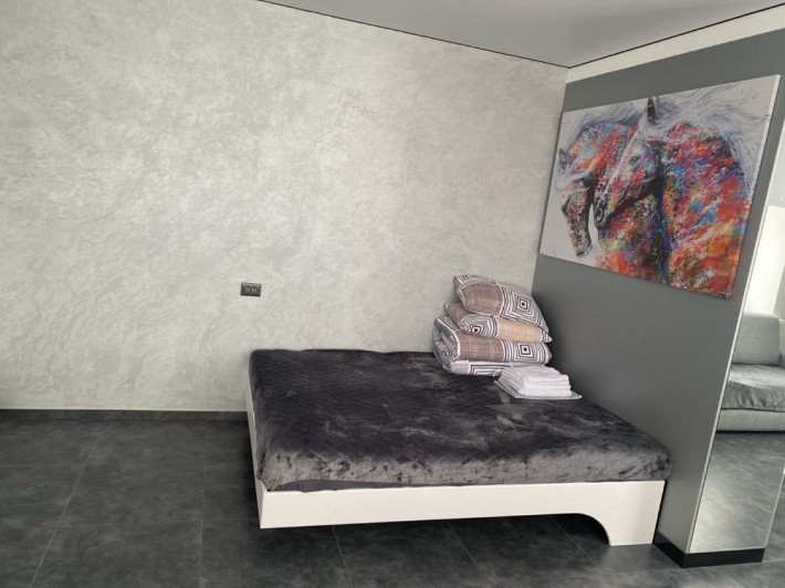 Світло є завжди! Центр. Нова Квартира оренда 16000 ! - фото 1