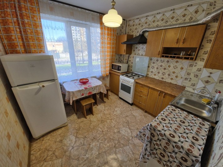 Двох кімнатна квартира - окремі кімнати, балкон. Ріелтор Валєріч - фото 1