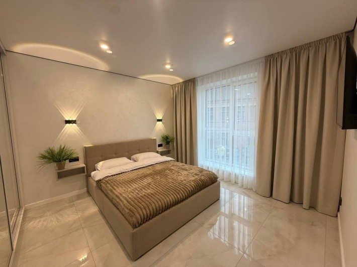 Оренда 2к в Центрі міста з дизайнерським ремонтом - фото 1