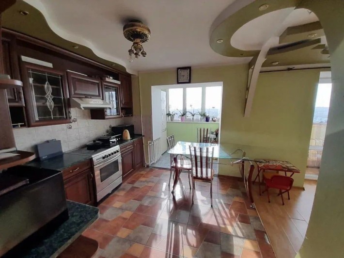 Оренда трикімнатної квартири - фото 1