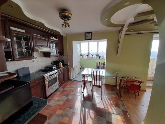 3 кімнатна квартира Студія район Виставка Хмельницький