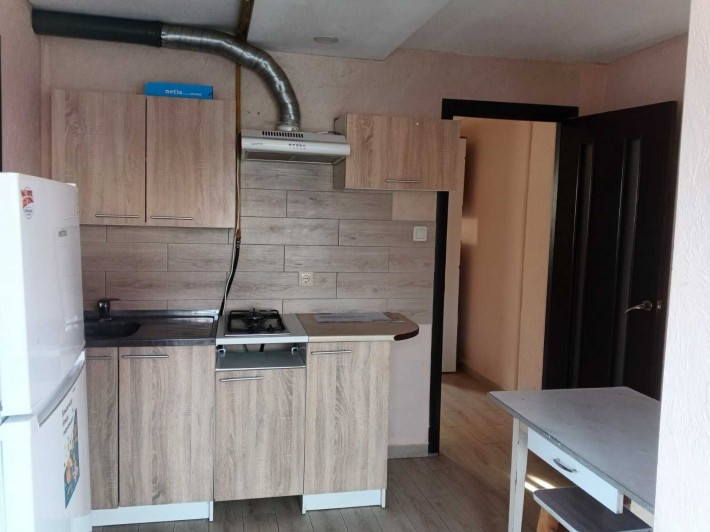 Однокімнатна квартира на довгострокову аренду у центрі села Гатне - фото 1