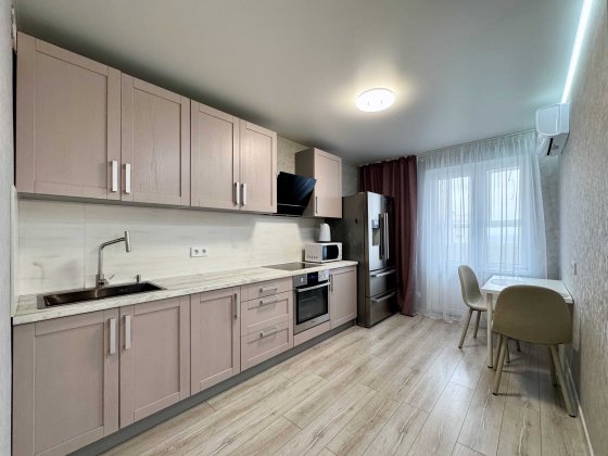 1-кімнатна квартира, смт Чабани, метро Теремки - 20 хвилин пішки. БЕЗ %% Встановлений інвертор на лі Чабани