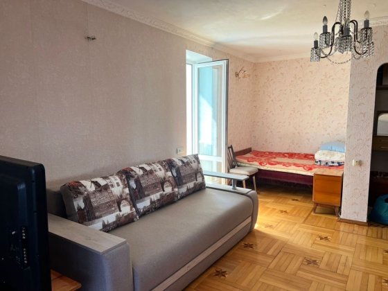 Аренда  одна-комнатной квартиры на Крымской Корсунці