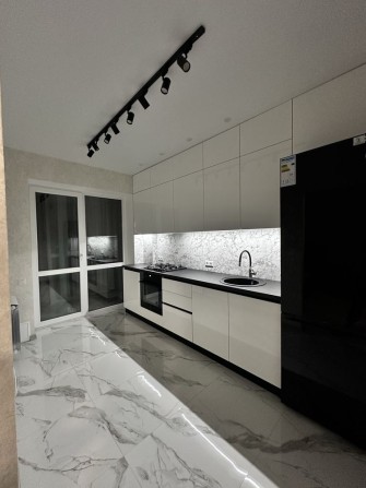 Здам 1 кімнатну квартиру в новобудові з євро ремонтом - фото 1