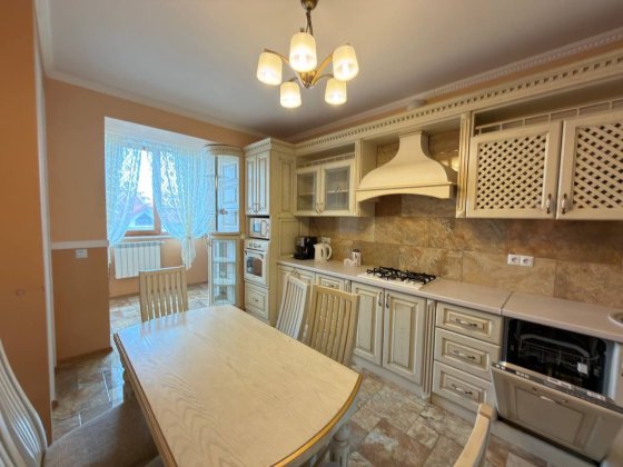 Оренда 3к. квартири +гараж по вул .Шевченка-47А Івано-Франківськ