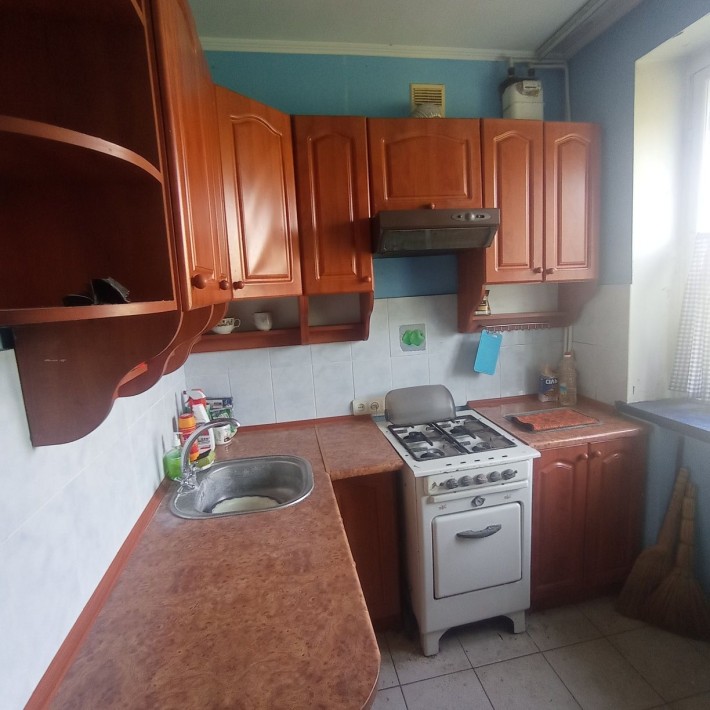 Суміжна двох кімнатна квартира вул.Святошинська - фото 1