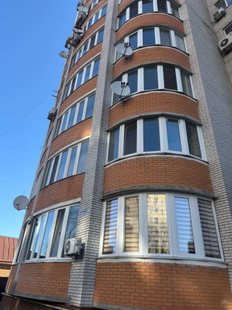 Оренда 3х-тної квартири в Центрі Вишневого ! Святоюріївська 11-А ! - фото 1