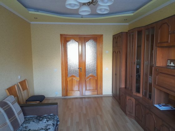 Оренда 2 в 3 кімнатній на Леваневського