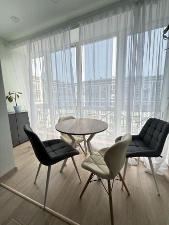 Перша здача! Вся інфраструктура поруч! Газ! Закритий двір бе машин! - фото 1