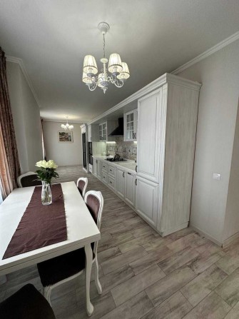 Затишна 3к квартира 95м2 з ДБЖ! Дорога техніка, меблі, газова плита/котел - фото 1