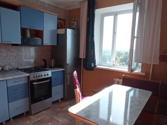 Сдам 2-х ком на молодежном 297 Квартал 9/10 этаж Кременчук
