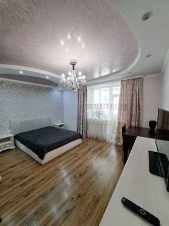 Вільна гарна 2во кімнатна квартира Коновальця - фото 1