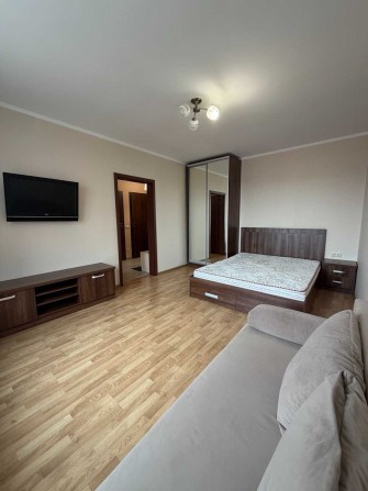 Оренда! 1 кім. квартира в центрі, поруч Panorama Plaza Ю - фото 1