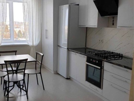 Вільна 1 К кв в центральній частині Луцк