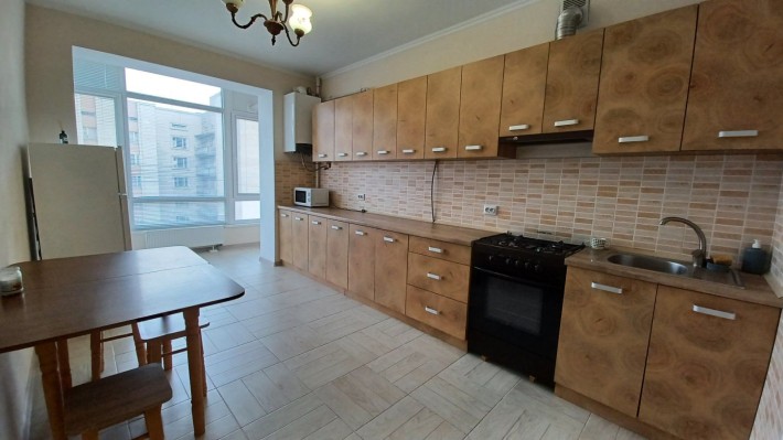 Здається простора  1км квартира біля парку !!! - фото 1