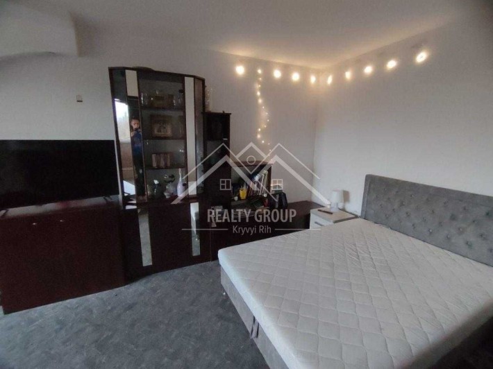 Оренда гарної двохкімнатної квартири на Соцмісті по Соборності. - фото 1