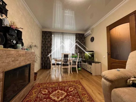 Оренда гарної чьотирьохкімнатної квартири на Зарічному. Кривой Рог