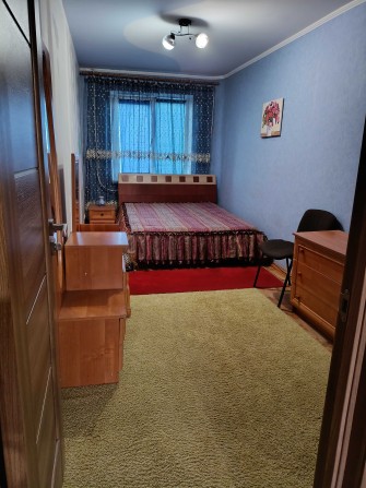 СДАМ!!! 2х КОМНАТНУЮ УЮТНУЮ КВАРТИРУ,КОЛЬЦО КОСИОРА( СОЦГОРОД) - фото 1