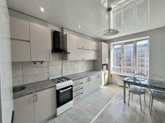 Оренда 1-кім. квартири з гардеробною в  ЖК Атлант. Луцк