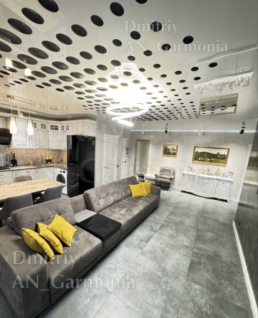 3-к Центр, Первая сдача - фото 1