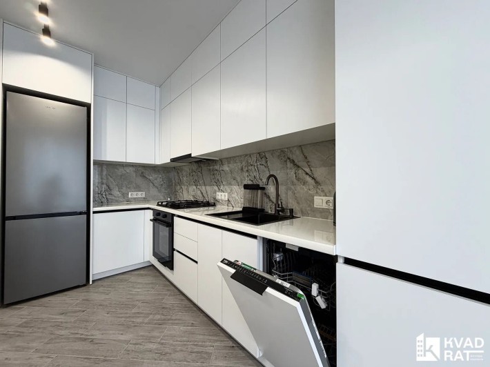 Оренда 2-кім квартири в чудовій локації біля ОЗЕРА - фото 1