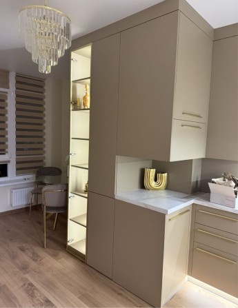 Центр. Новобудова. Парковка - фото 1