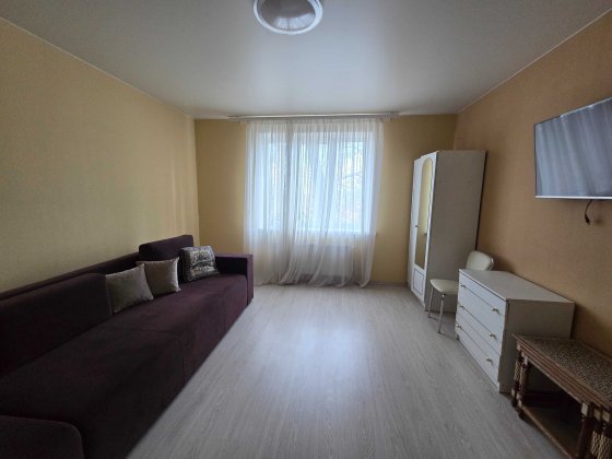 Оренда ДВОХ-кімнатна квартира площею 59 м.кв. Ірпінь