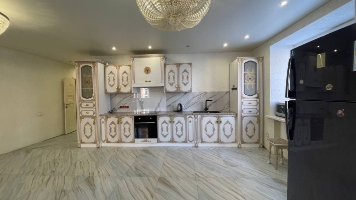 Оренда 3-кімнатної квартири з ВЕЛИКОЮ терасою біля Центрального парку! - фото 1