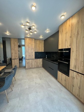 Здам в оренду 2-кімнатну квартиру з дизайнерським ремонтом, біля парку Шевченка! - фото 1