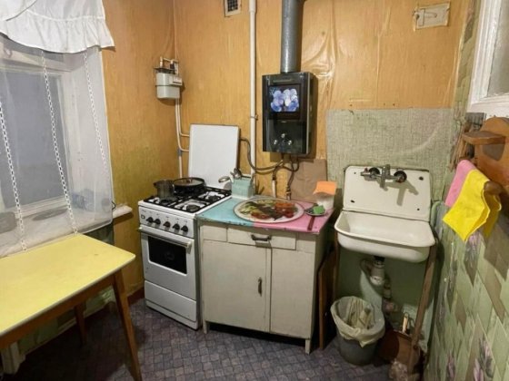 Зигіна Соборності 60 біля зупинки вільна Полтава