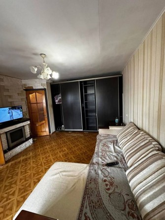 Центр міста парковка у дворі - фото 1