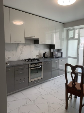 Довгострокова оренда 2-кімнатної квартири по вул. Корольова - фото 1