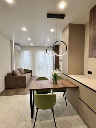 Будинок клубного типу поблизу центу - фото 1