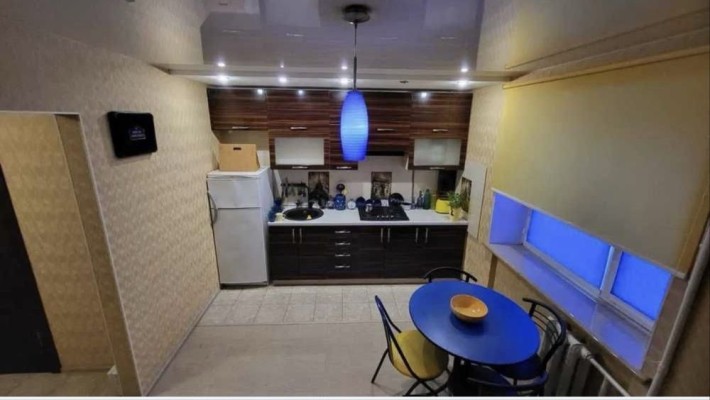 1-К Подол, Ул. Небесной сотни - фото 1