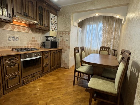 Оренда 2 кім квартири з і/о вул.Київська Тернопіль