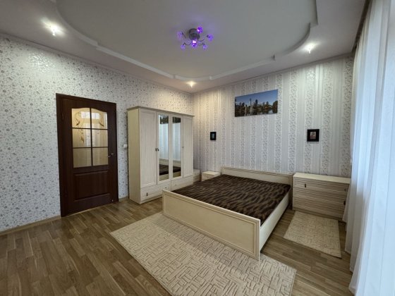 Оренда 2 кімнатної квартири 75м2 Ужгород